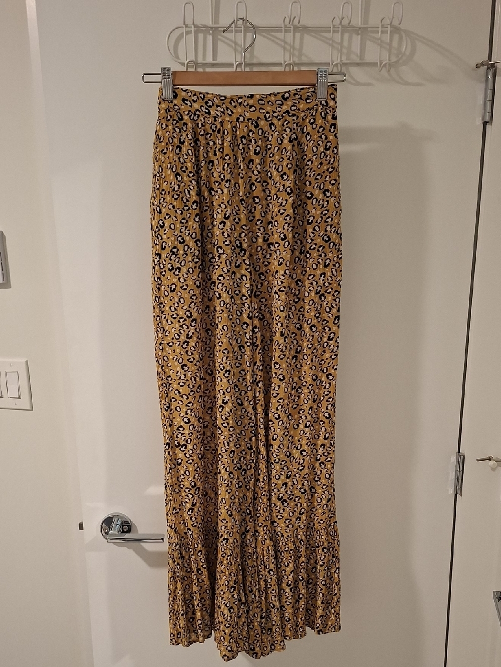 Patrons of Peace Yellow & Pink Leopard Print Plisse Tiered Pants (Size XS)
